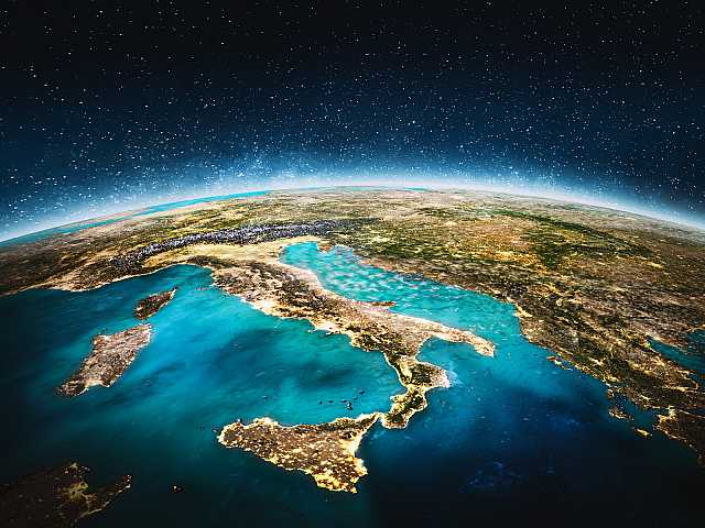 AGGIORNAMENTO PERMANENTEIN PRESENZA
I nuovi scenari economici per l'Italia e il Mezzogiorno: tra sfide globali e opportunità locali (con pranzo di networking)