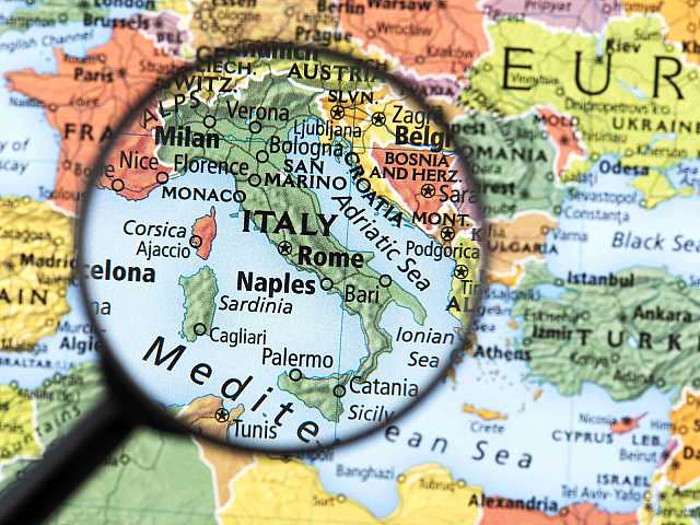 AGGIORNAMENTO PERMANENTEIN PRESENZA
Nuove geografie del potere: l’Italia e il Mezzogiorno nel contesto internazionale in mutamento (con aperitivo di networking)